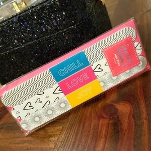 NWT Sweet & Shimmer Nail Files